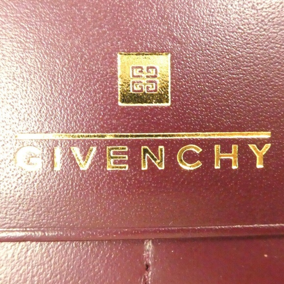 GIVENCHY embossed Leather ostrich croc gold wallet - Picture 6 of 8